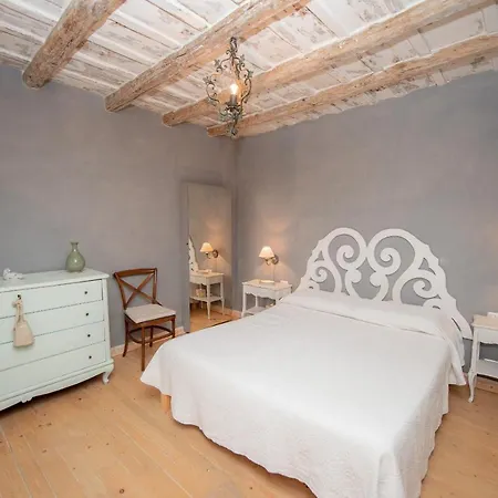 Big Family In Rome Countryside Villa
